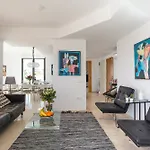Holiday home Modern Townhouse With Stunning View *
