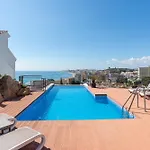 Modern Townhouse With Stunning View *