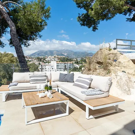 Modern Townhouse With Stunning View Hébergement de vacances Fuengirola