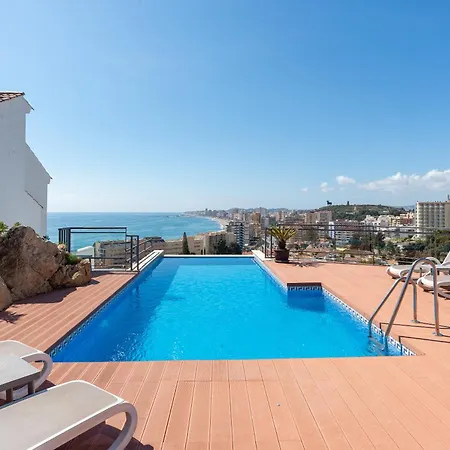 Modern Townhouse With Stunning View בית נופש פואנגירולה