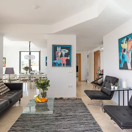 בית נופש Modern Townhouse With Stunning View *