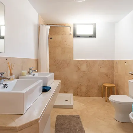 בית נופש Modern Townhouse With Stunning View *