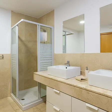 בית נופש Modern Townhouse With Stunning View