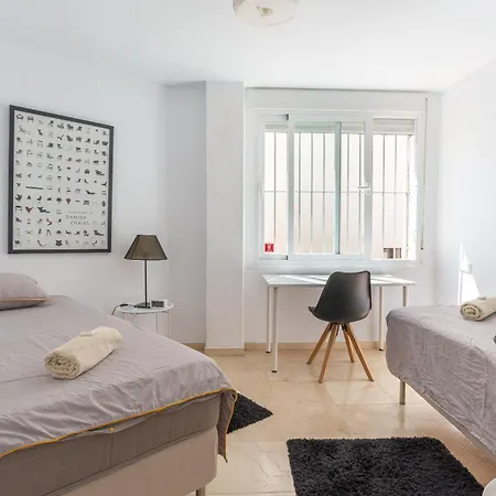 Modern Townhouse With Stunning View פואנגירולה
