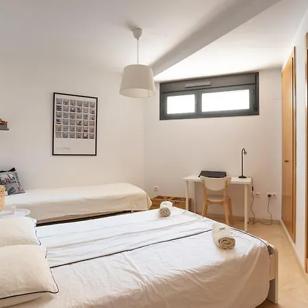 Hébergement de vacances Modern Townhouse With Stunning View *