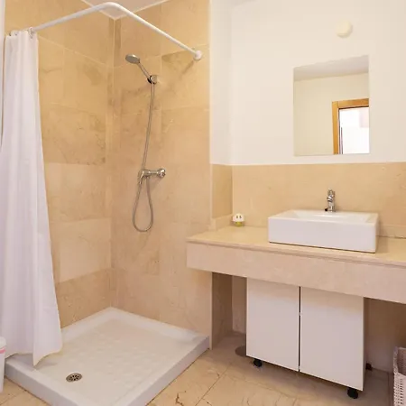 בית נופש Modern Townhouse With Stunning View פואנגירולה