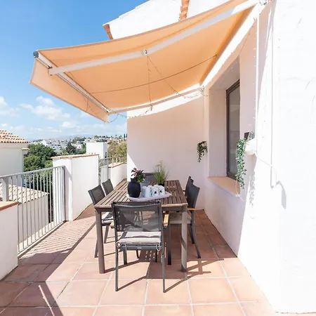 Modern Townhouse With Stunning View Hébergement de vacances Fuengirola