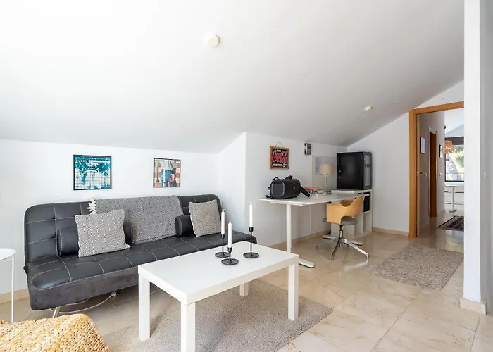 Holiday home Modern Townhouse With Stunning View *