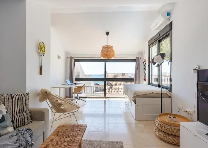 Modern Townhouse With Stunning View Дом отдыха