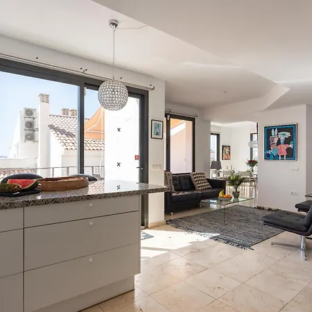 Modern Townhouse With Stunning View Будинок відпочинку Фуенхірола